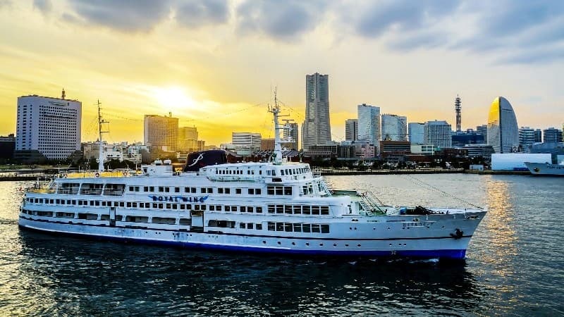 クルージングを横浜で楽しみたい方必見!人気のクルーズ船と料金まとめ